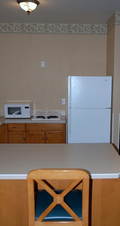 Ramada By Wyndham Olympia Hotell Rom bilde A typical kitchenette